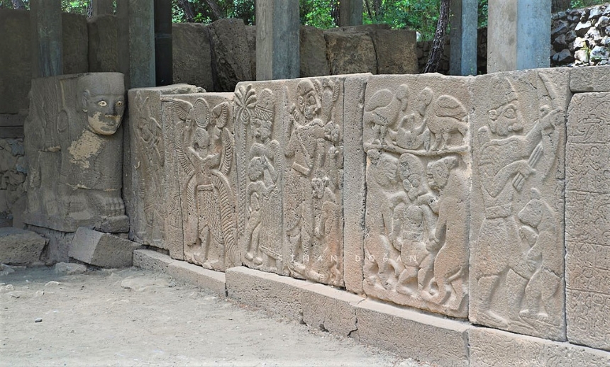 Karatepe Aslantaş Müzesi