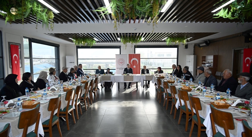 Osmaniye Valisi Yılmaz, Huzurevi Sakinleriyle Karaçay'da (4)