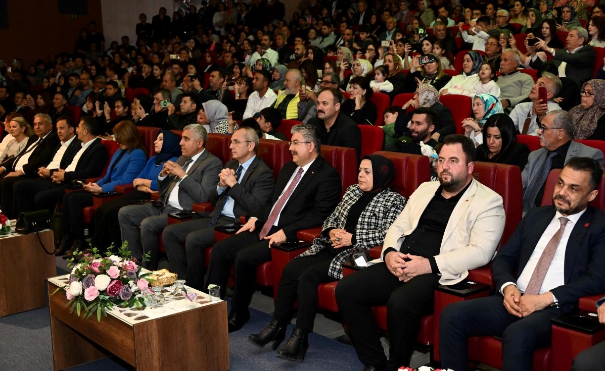 Osmaniye’de Maarif Koro Ve Orkestrası’ndan Unutulmaz Hediye (3)