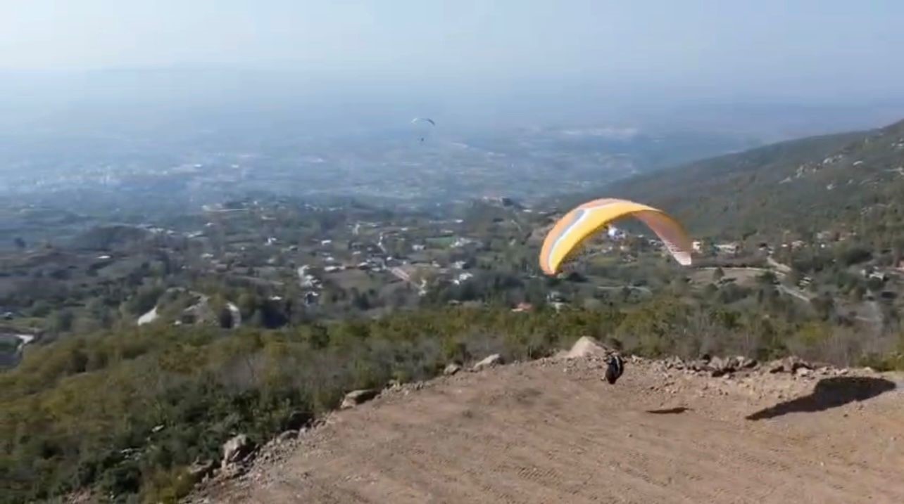 Osmaniye’de Paraşüt Kazası Pilot Kayaya Çarptı (3)