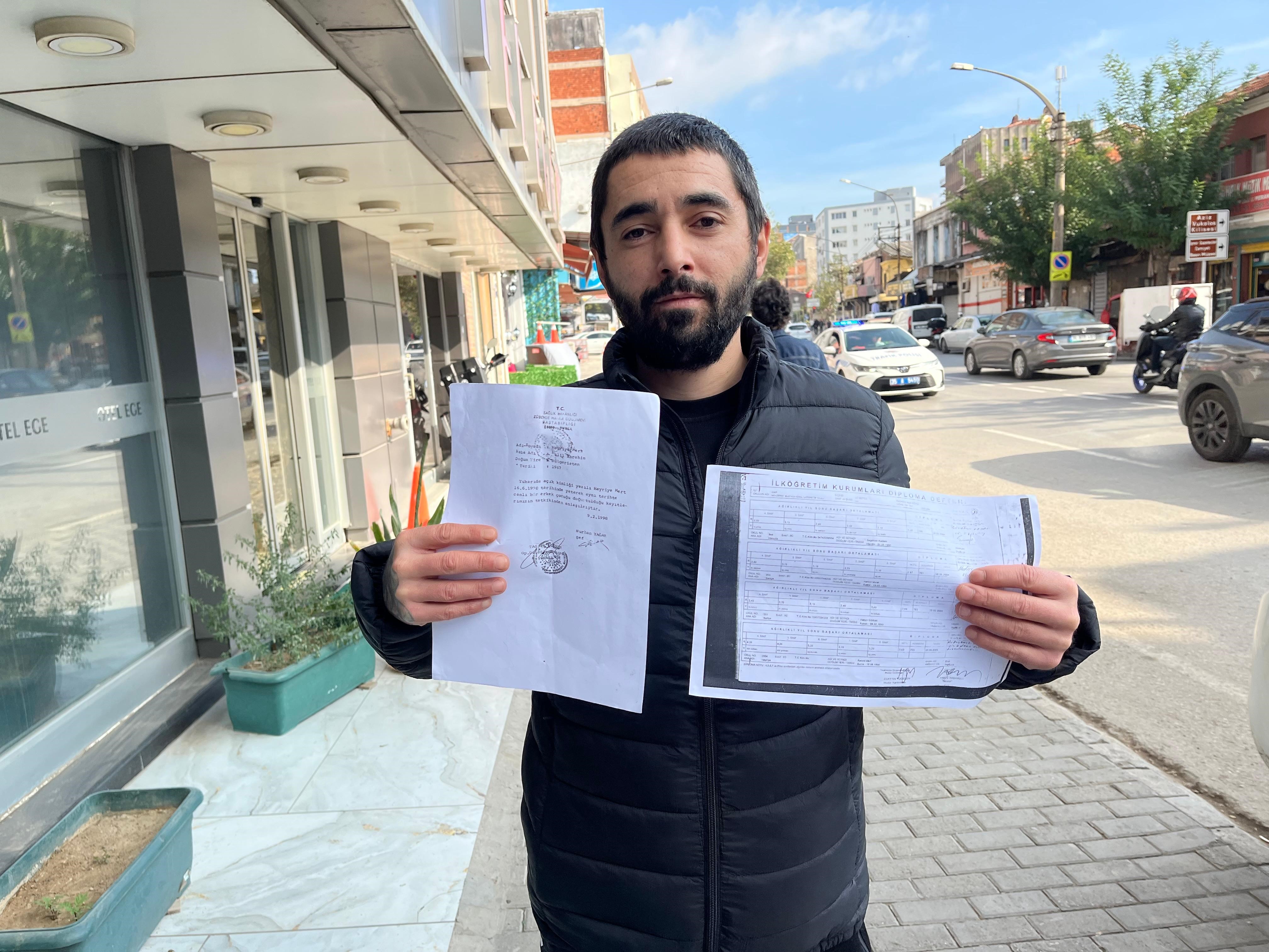 Türkiye’de Doğdu Ama 35 Yıldır Kimliği “Yok” (1)