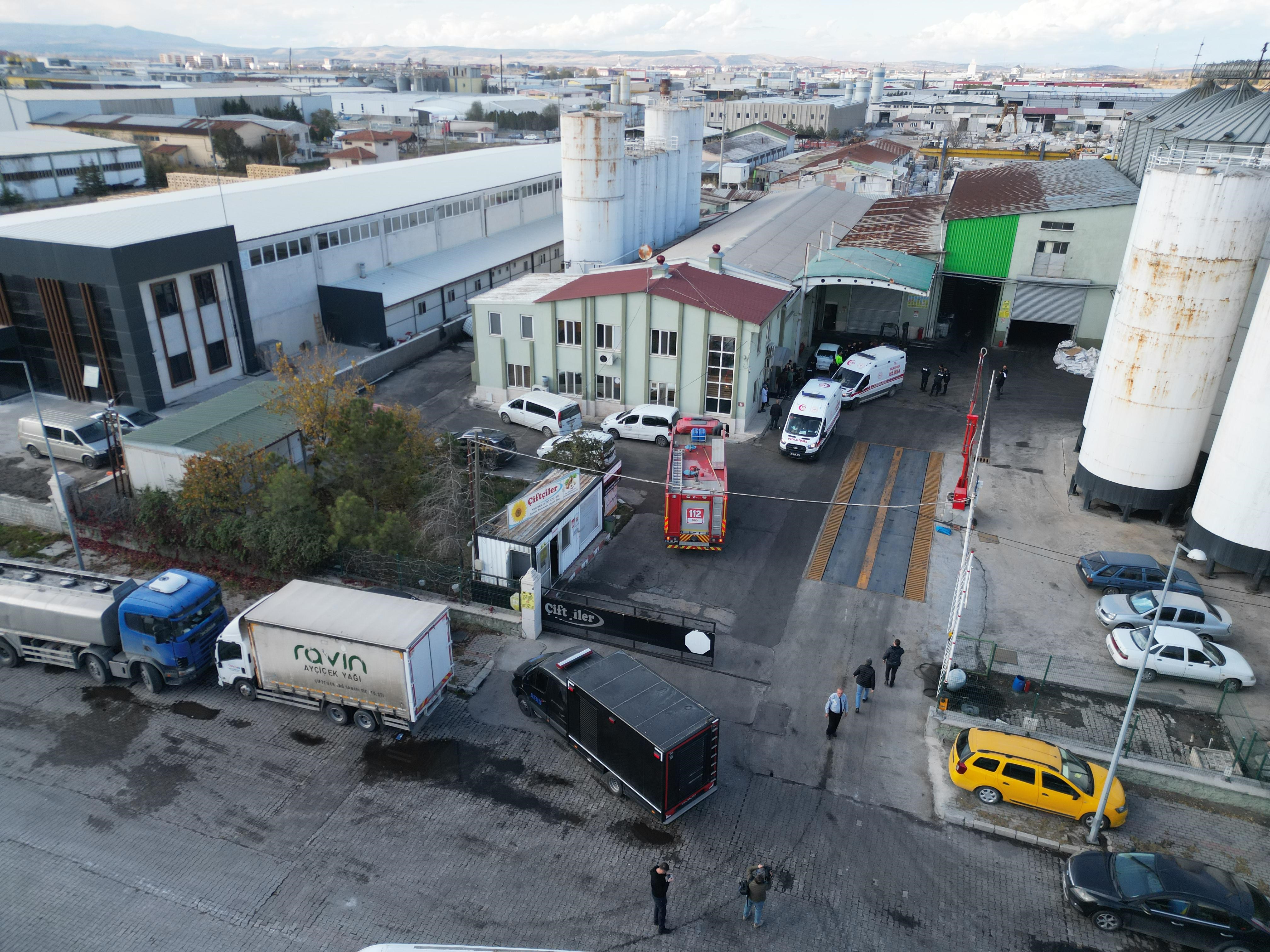 Yağ Fabrikasında Patlama 10 İşçi Yaralandı (3)