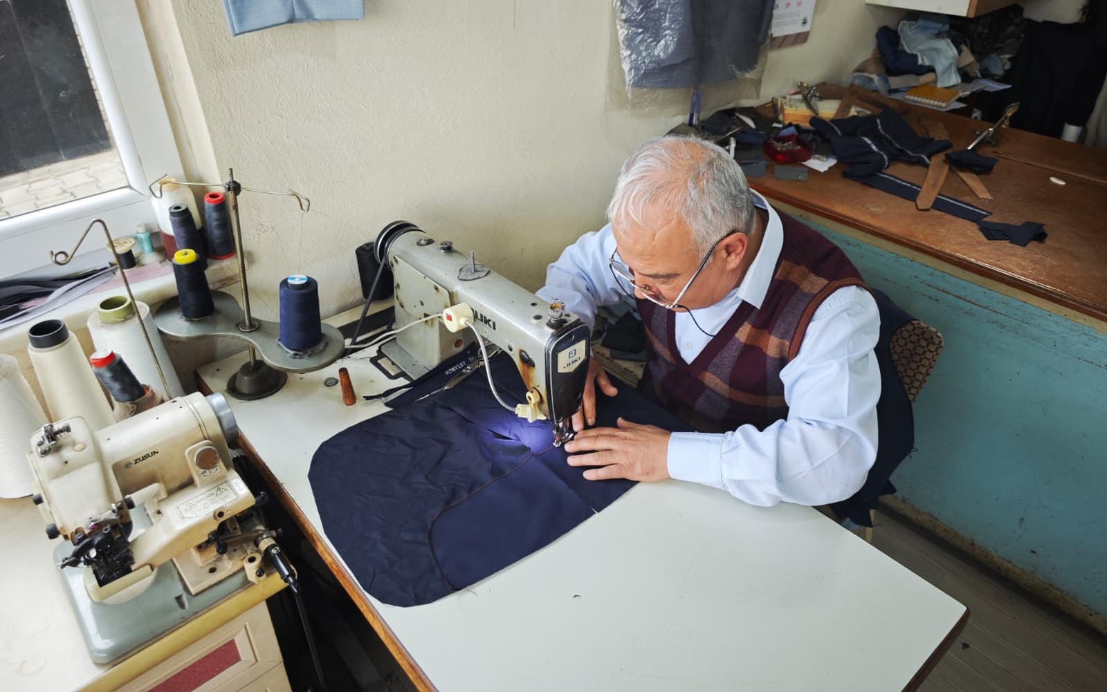46 Yıllık Meslek Aşkı Sadettin Usta, Terziliği Yaşatıyor (1)