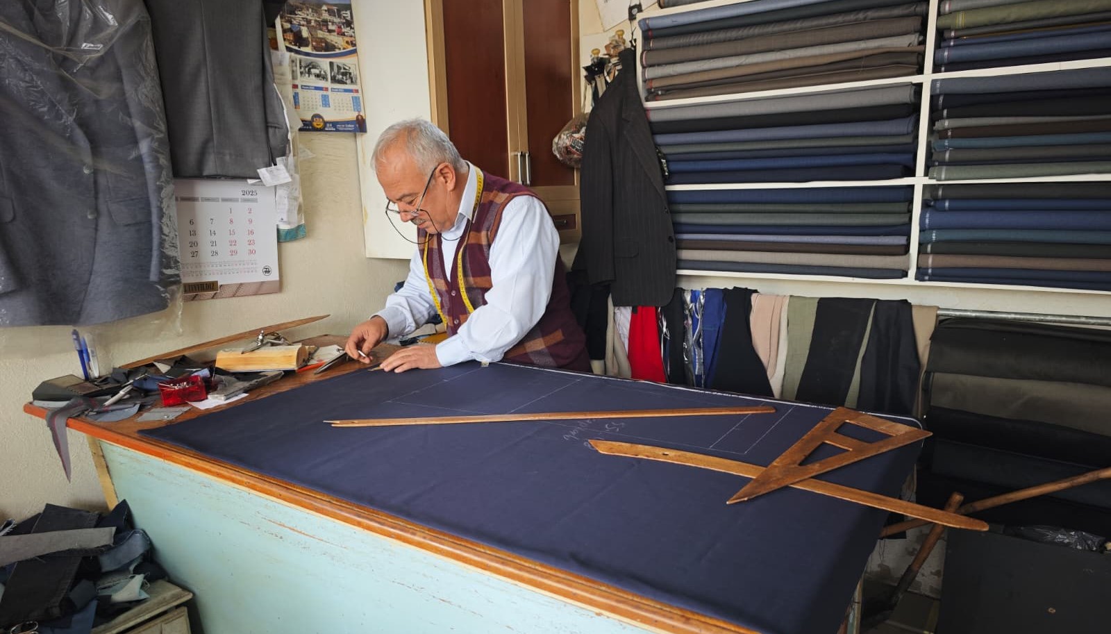 46 Yıllık Meslek Aşkı Sadettin Usta, Terziliği Yaşatıyor (2)