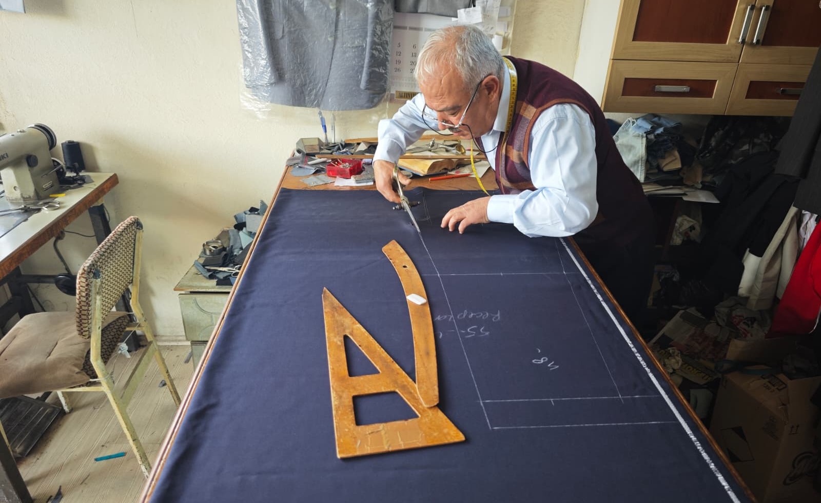 46 Yıllık Meslek Aşkı Sadettin Usta, Terziliği Yaşatıyor (3)