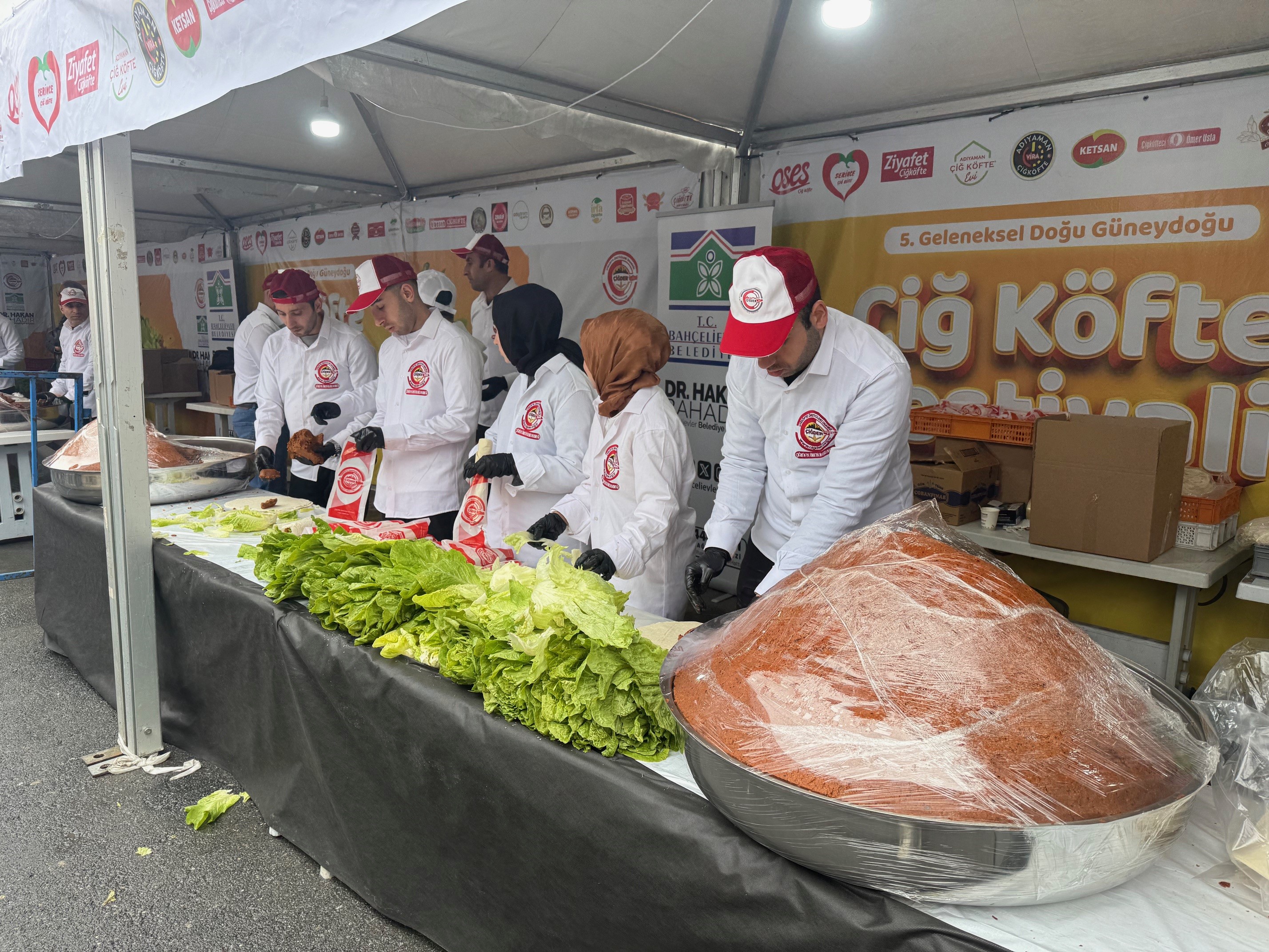 5 Ton Çiğ Köfte Dağıtıldı