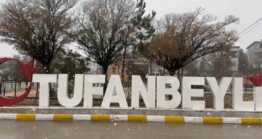 Adana'ya Bereketin Habercisi Kar Yağıyor Mu (1)