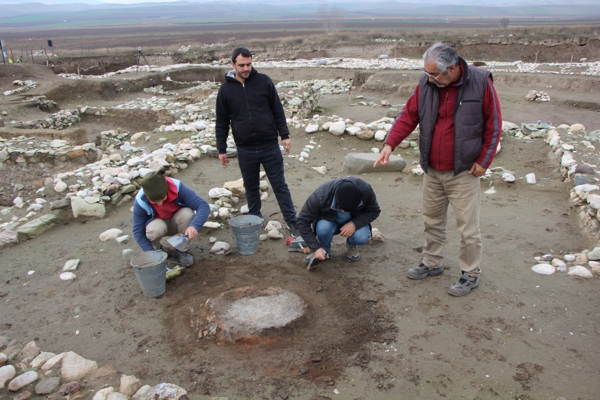 Arkeolojik Kazıda 2 Bin 600 Yıllık Tandır Keşfi (2)