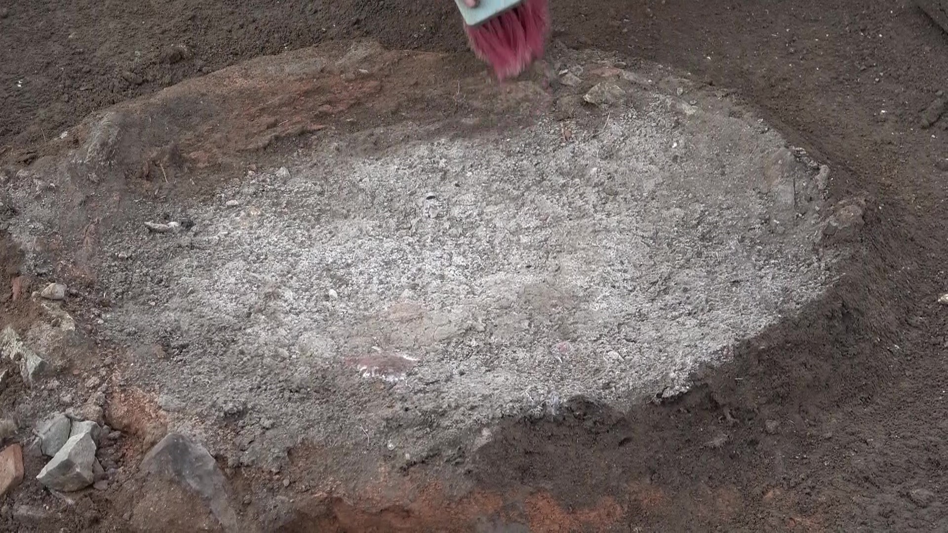 Arkeolojik Kazıda 2 Bin 600 Yıllık Tandır Keşfi (7)