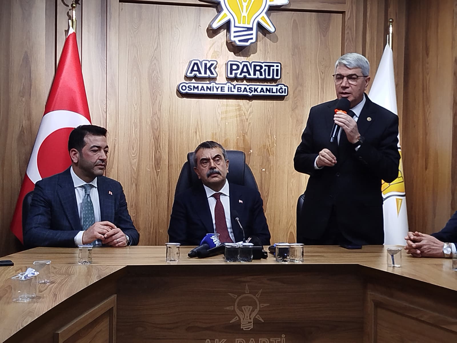 Bakan Yusuf Tekin, Osmaniye'de Ak Parti'yi Ziyaret Etti (3)