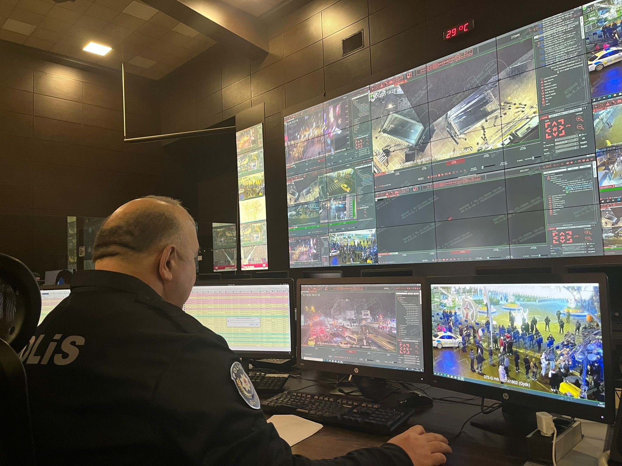 Başkent'te Yılbaşı Nöbeti 19 Bini Aşkın Personel Görevde!