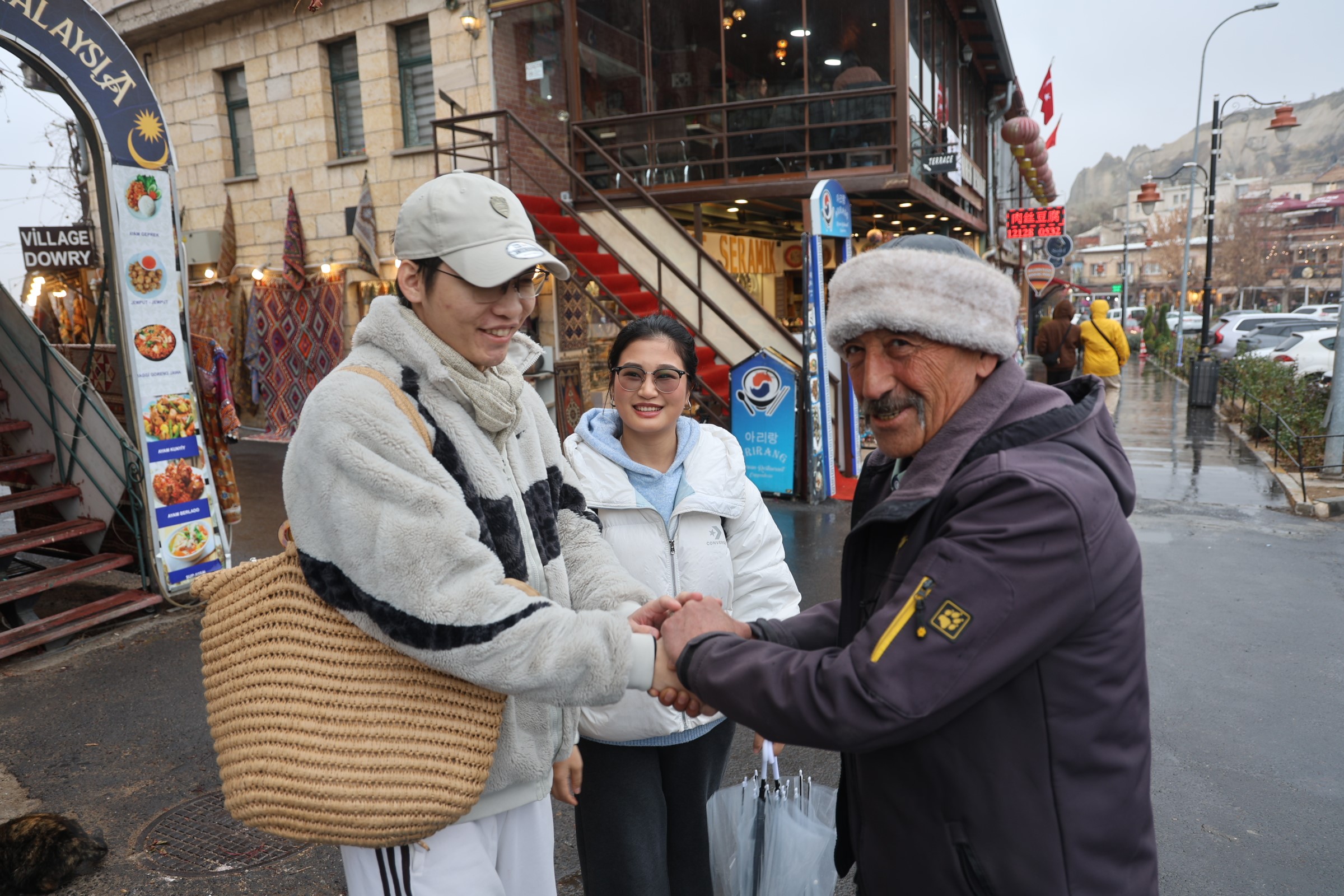Bir Deha; Ortaokul Mezunu Ama 9 Dil Biliyor (3)