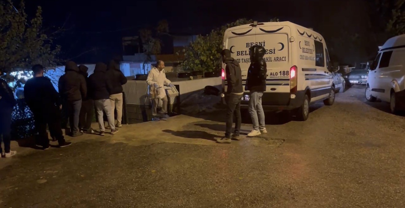 Eşini Ve Bacanağını Çldürdü