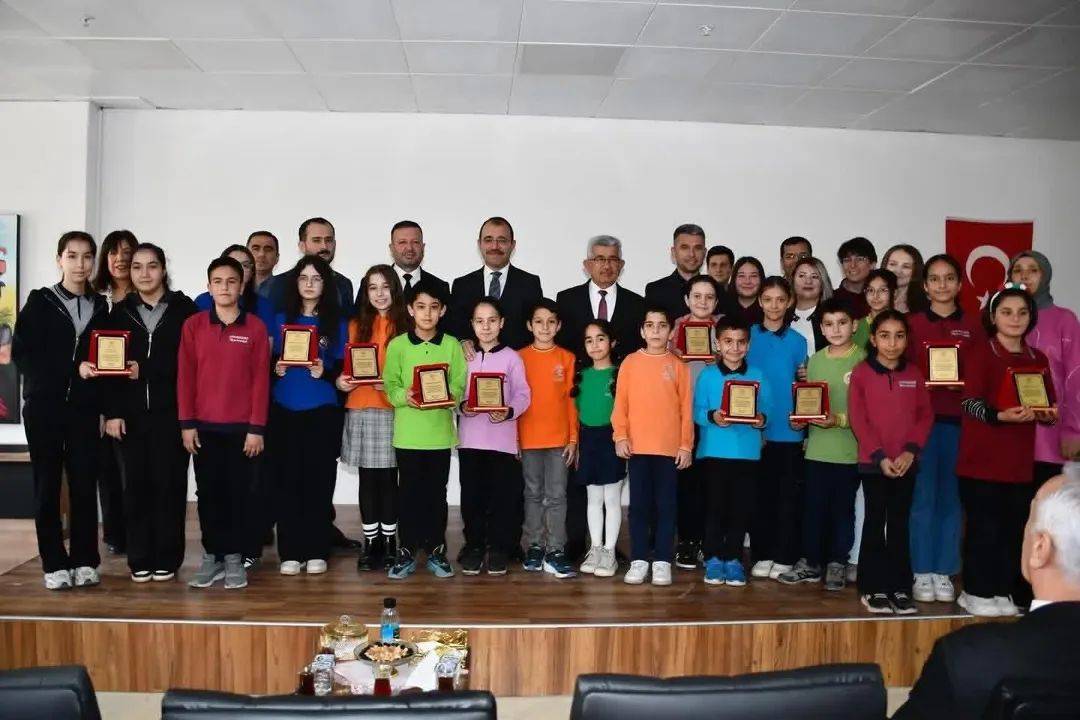 Kadirli kitaplarla büyüyorum projesi