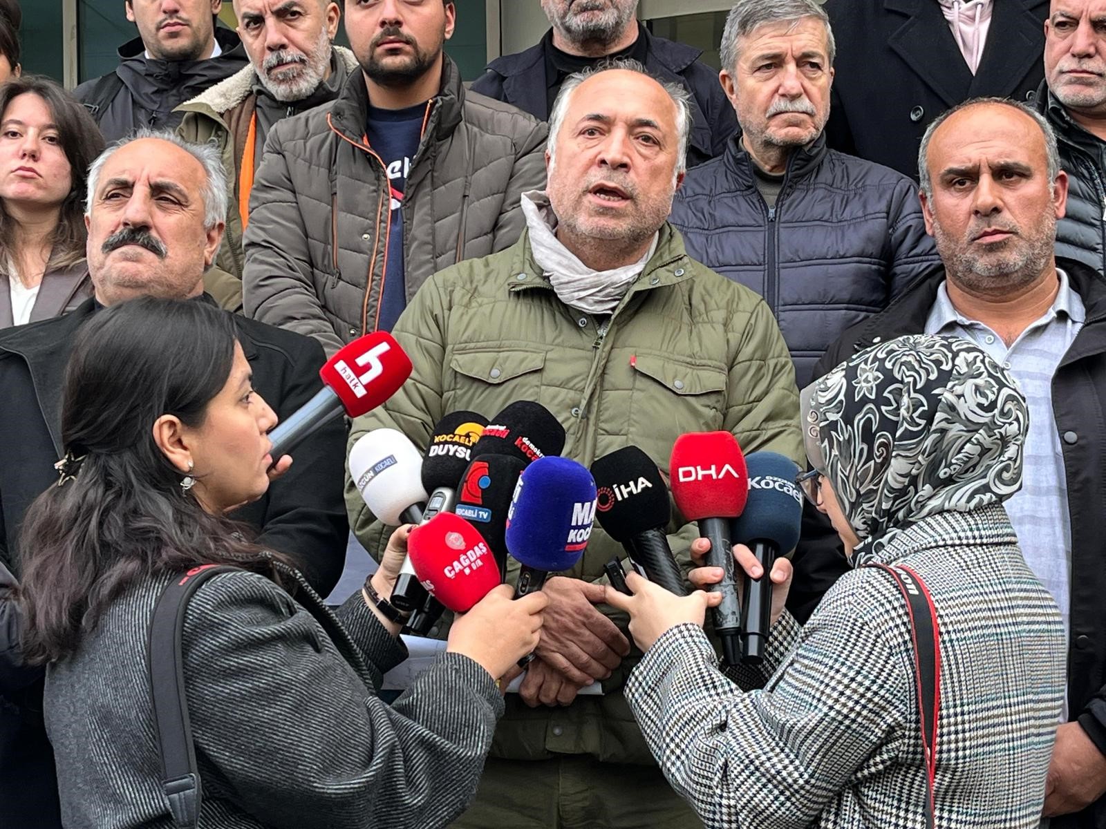 Fabrika Faciası Sonrası Aileler, Sgk Önünde Konuştu