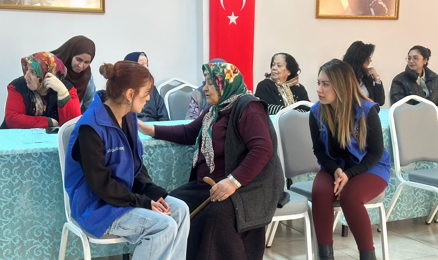 G E N Ç L E R Y A Ş L I K A R