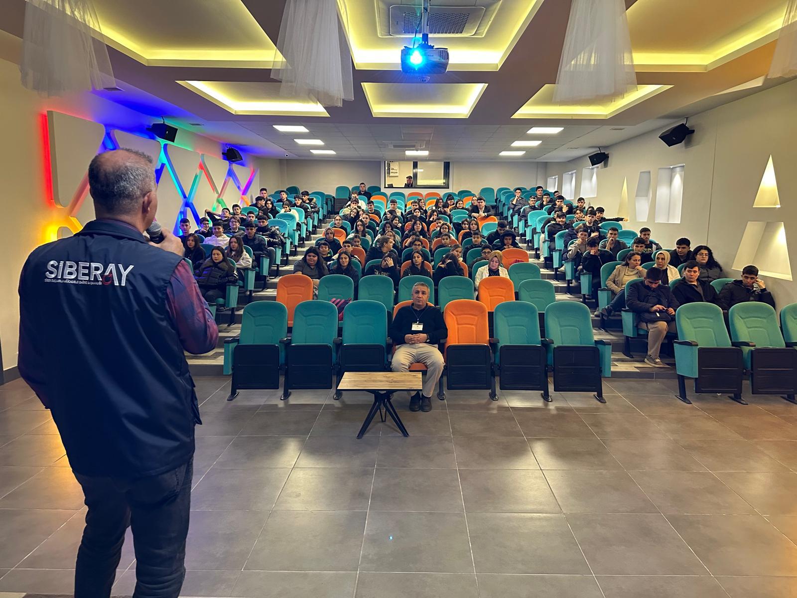 Osmaniye'de güvenli internet kullanımı