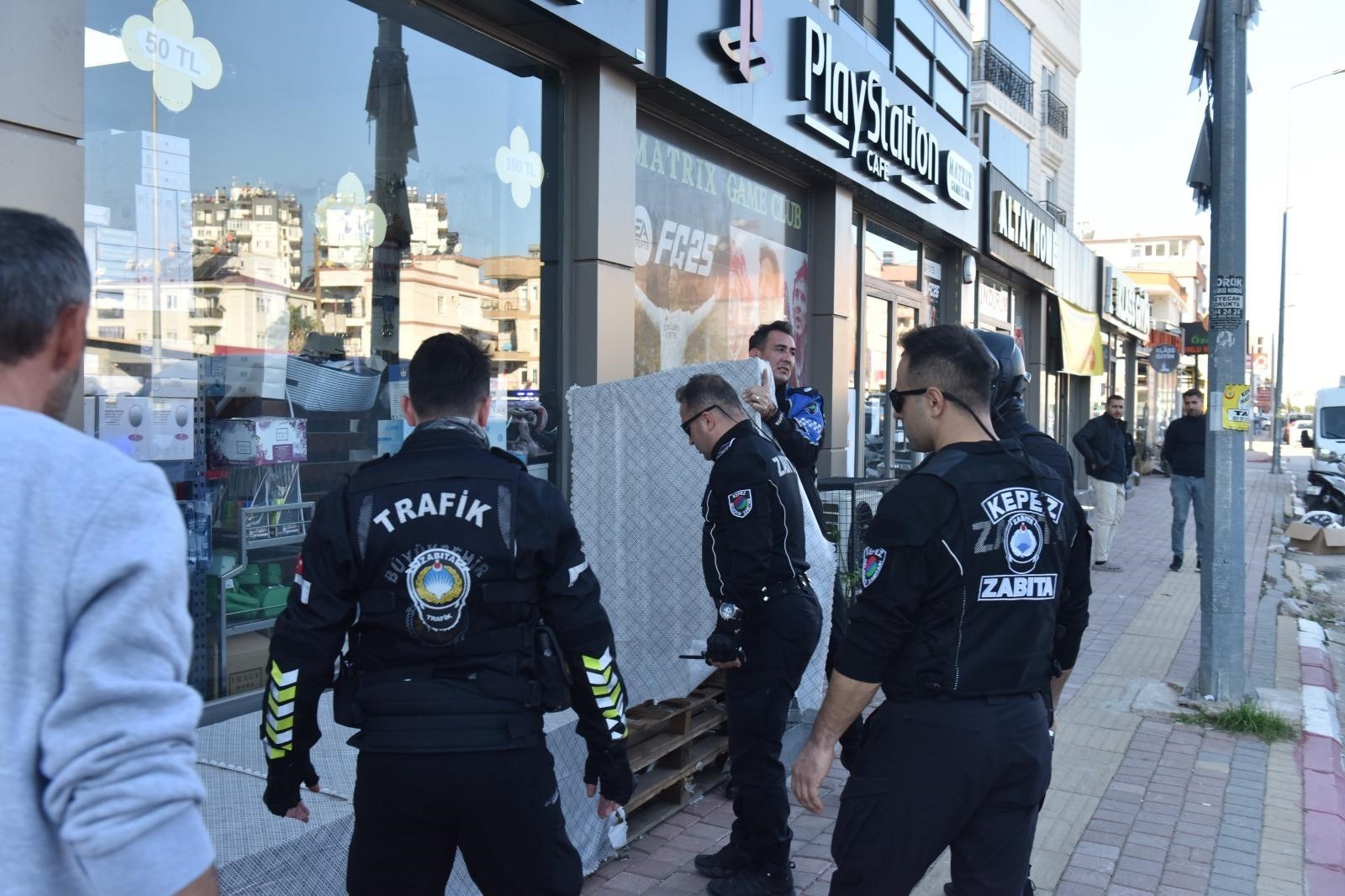 Kaldırım Ve Yol Işgali