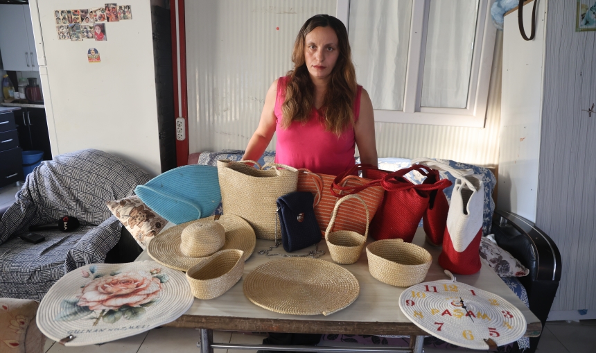 Konteyner Kentte Depremin İzlerini El Emeğiyle Siliyor (5)