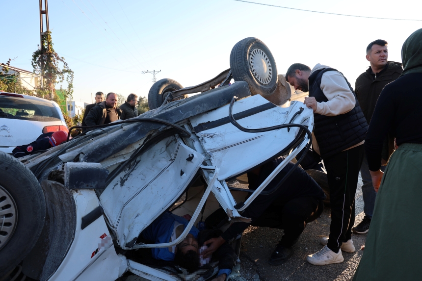 Kozan Kadirli Yolunda Hatalı Sollama Faciası 2 Yaralı!-1