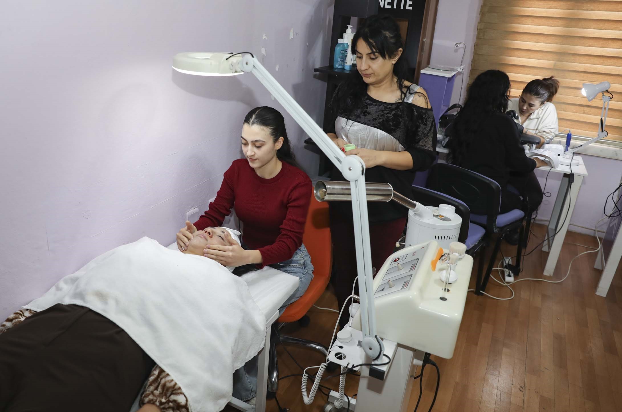 Mersin'de Kadın İstihdamına Engelsiz Destek (4)