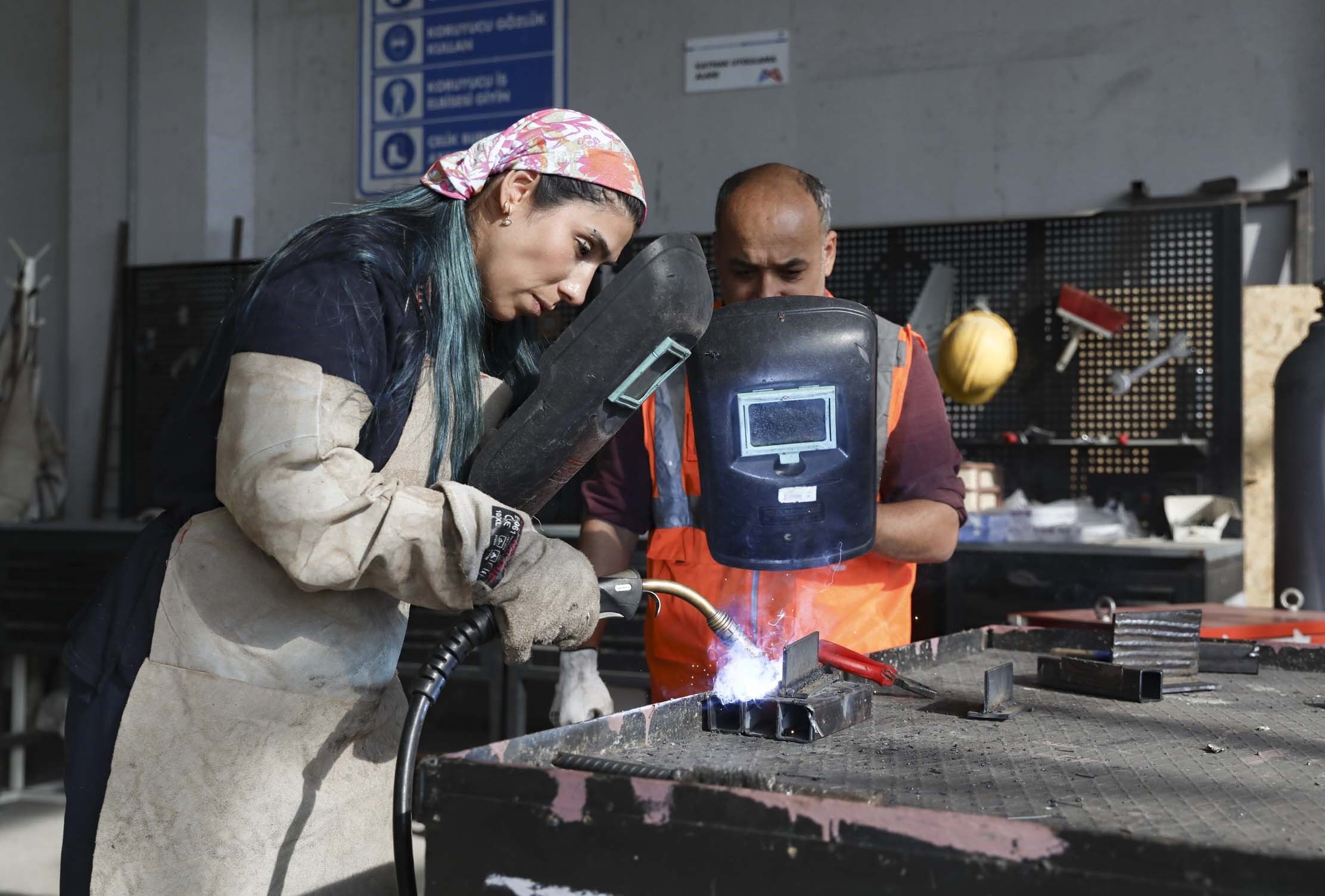 Mersin’de Kaynak Arkı Kadınların Elinde Parlıyor (1)