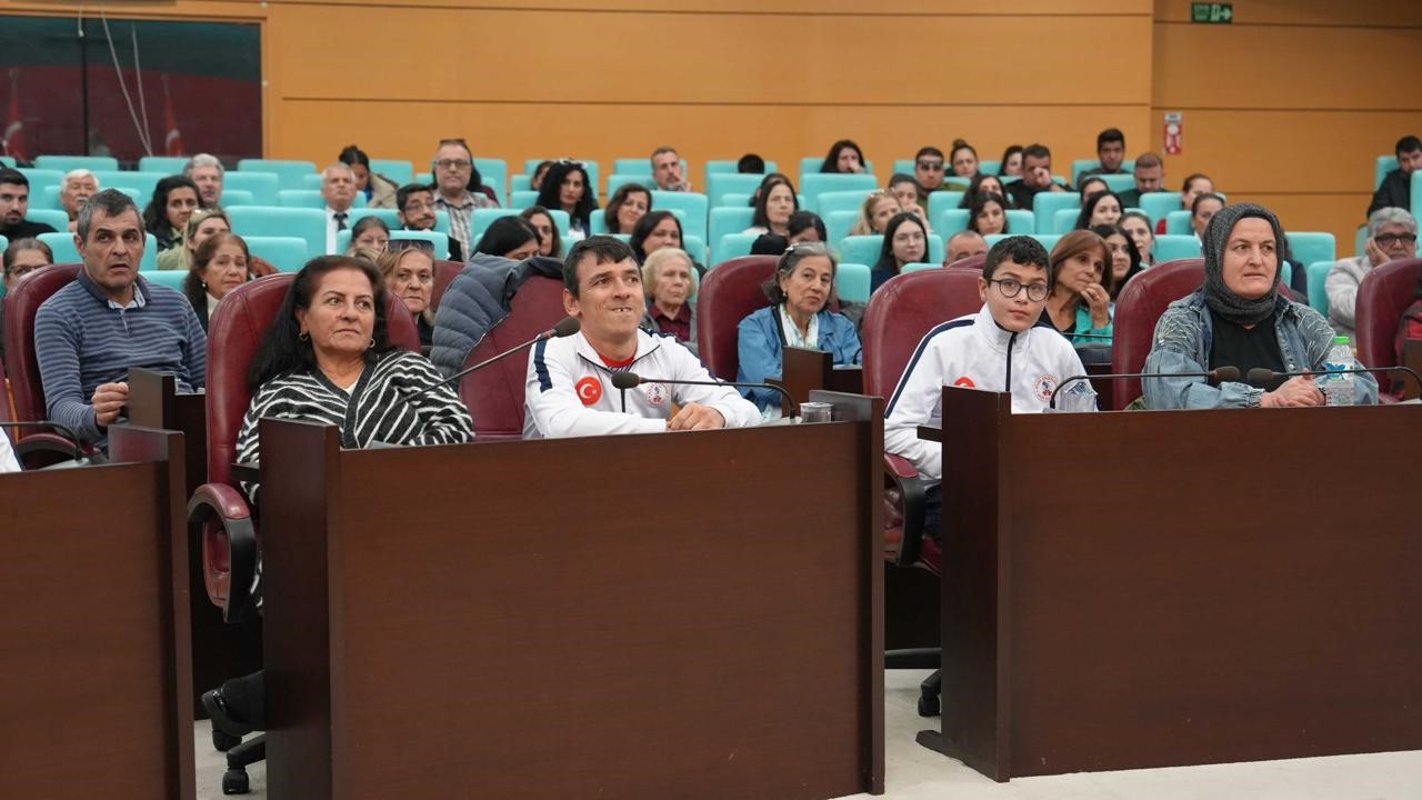 Milli Yüzücü Batuhan Eruçar Tarsuslu Gençlere Umut Oldu (1)