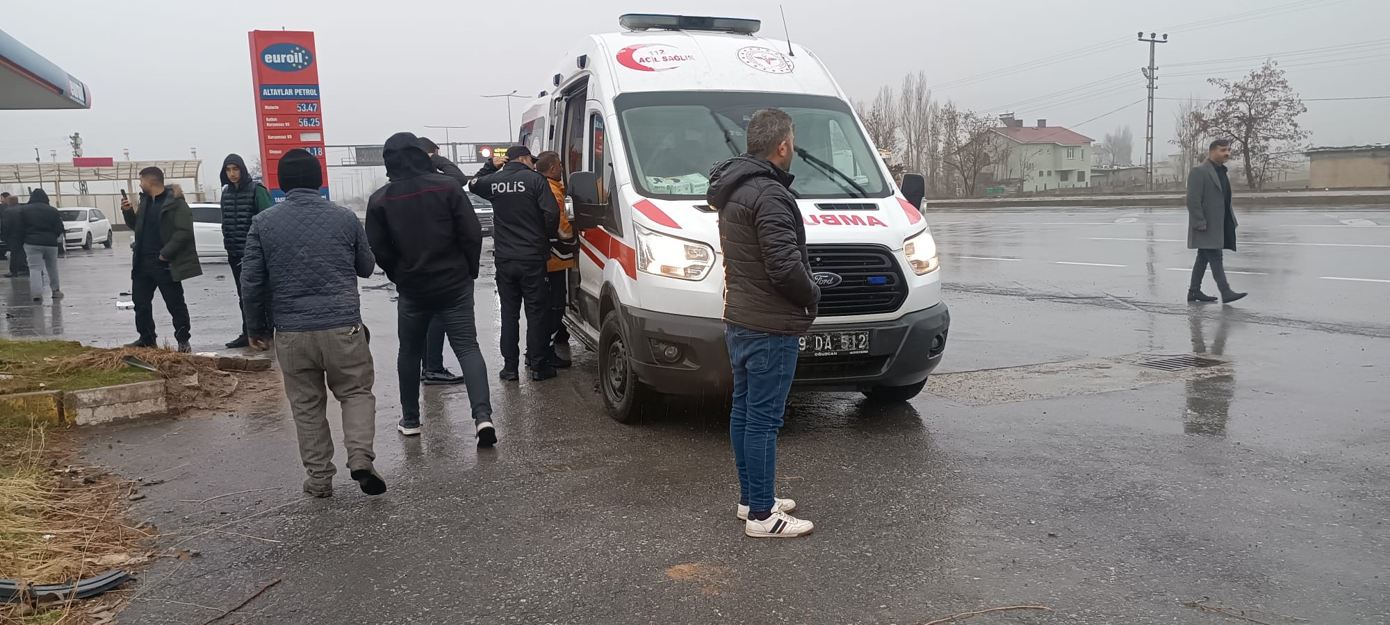 Muş Bitlis Kara Yolunda Kaza 3 Kişi Yaralı (1)