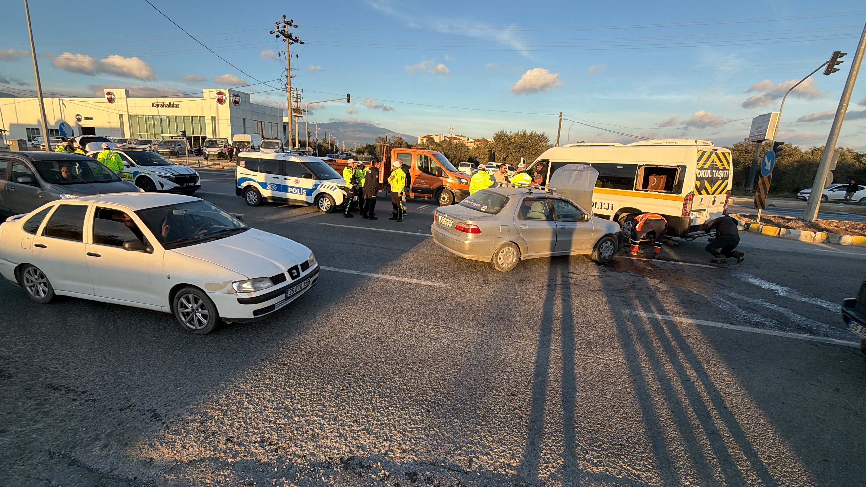 Öğrenci Servisi Otomobille Çarpıştı 7 Kişi Yaralandı!