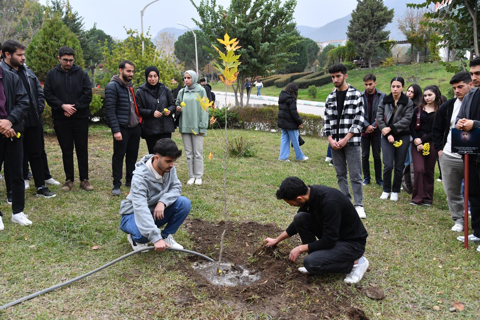 Okü’lü Hemşireler, Kaybettikleri Arkadaşını Fidanla Yaşatacak (3)