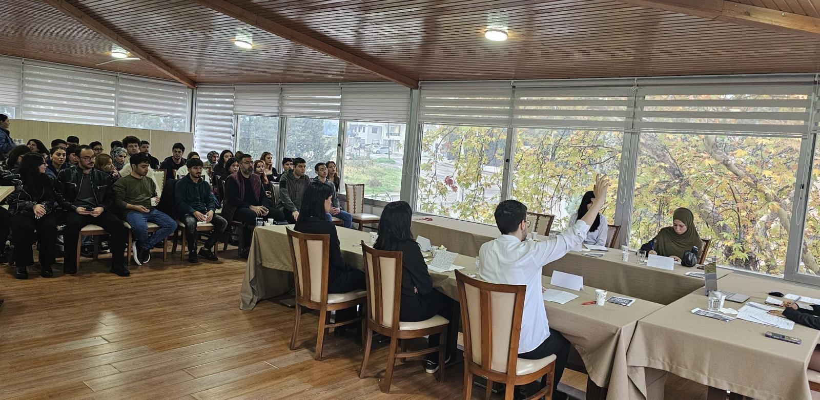 Okü'lü Öğrencilerden Mini Mun Simülasyonu (2)