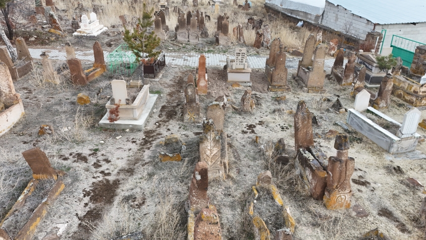 Orta Asya'dan Anadolu'ya; Mezarlıklarda Avşar Boyu İzleri (2)-2