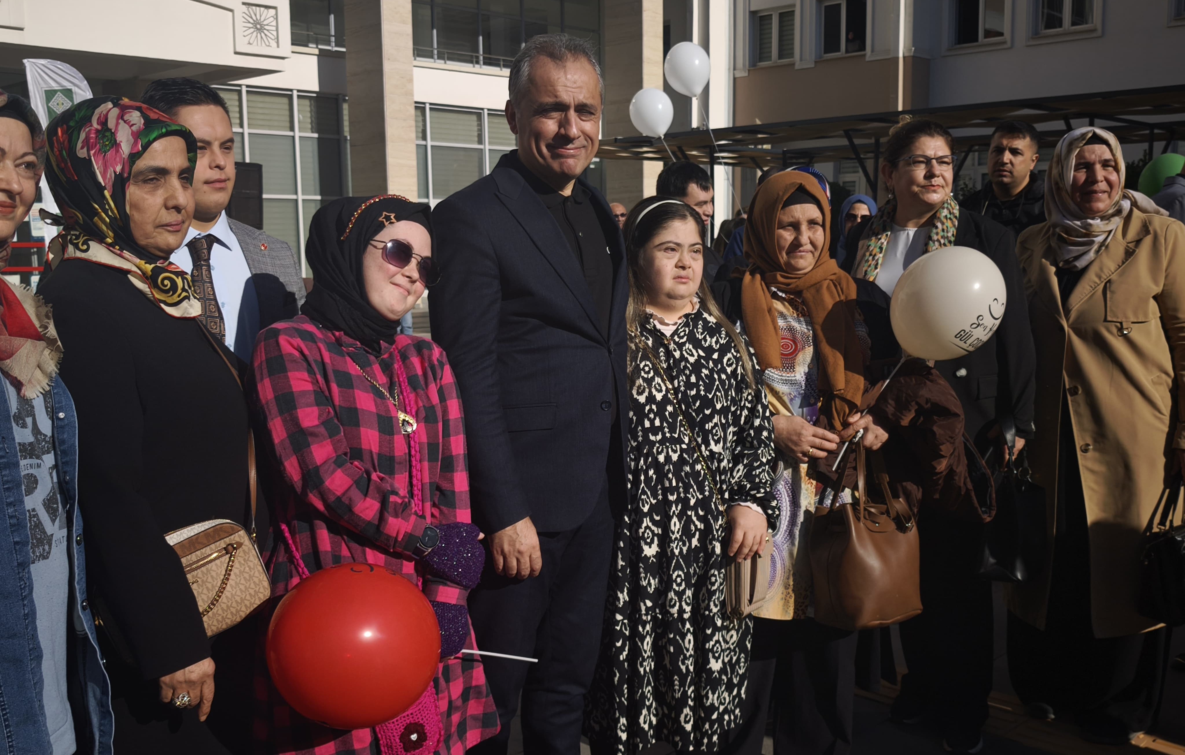 Osmaniye Ak Kadınlar Farkındalık Yürüyüşünde