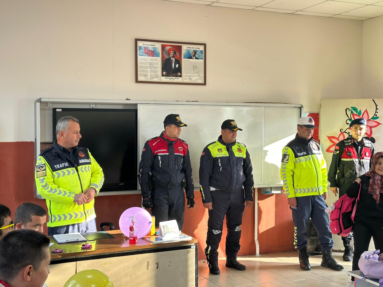 Osmaniye Jandarması, Özel Çocuklarla Sahada (2)