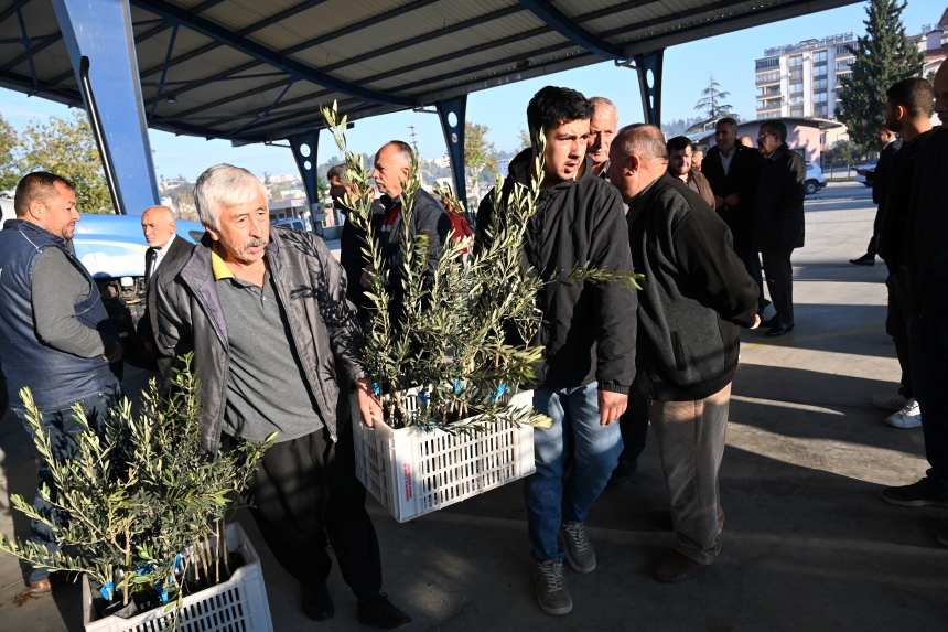 Osmaniye Tarımında Yeni Dönem; 103 Çiftçiye 10 Bin 500 Fidan (1)