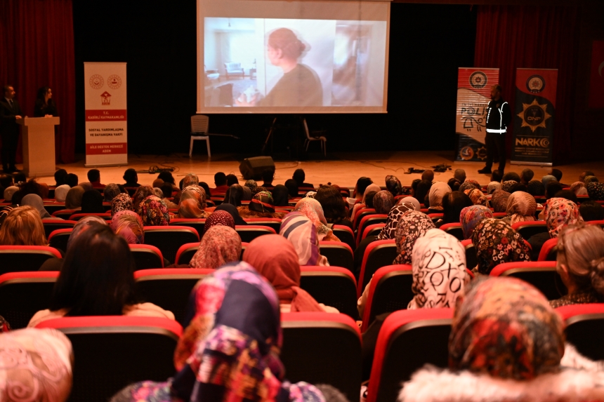 Osmaniye'de 'En İyi Narkotik Polisi Anne' Konferansı (1)