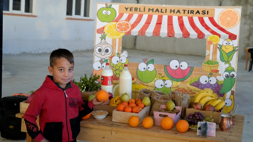 Osmaniye'de Gazze İçin Öğrenciler Yerli Malıyla Umut Sattı (1)