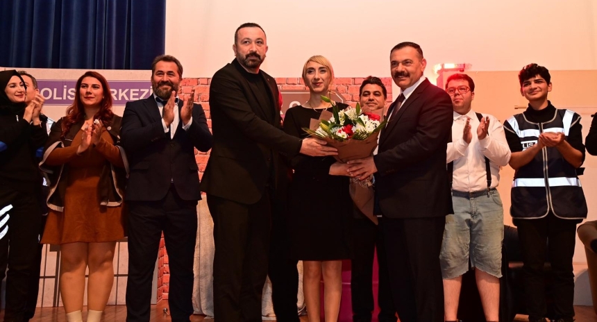 Osmaniye’de Maskeli Balo Rüzgarı (1)