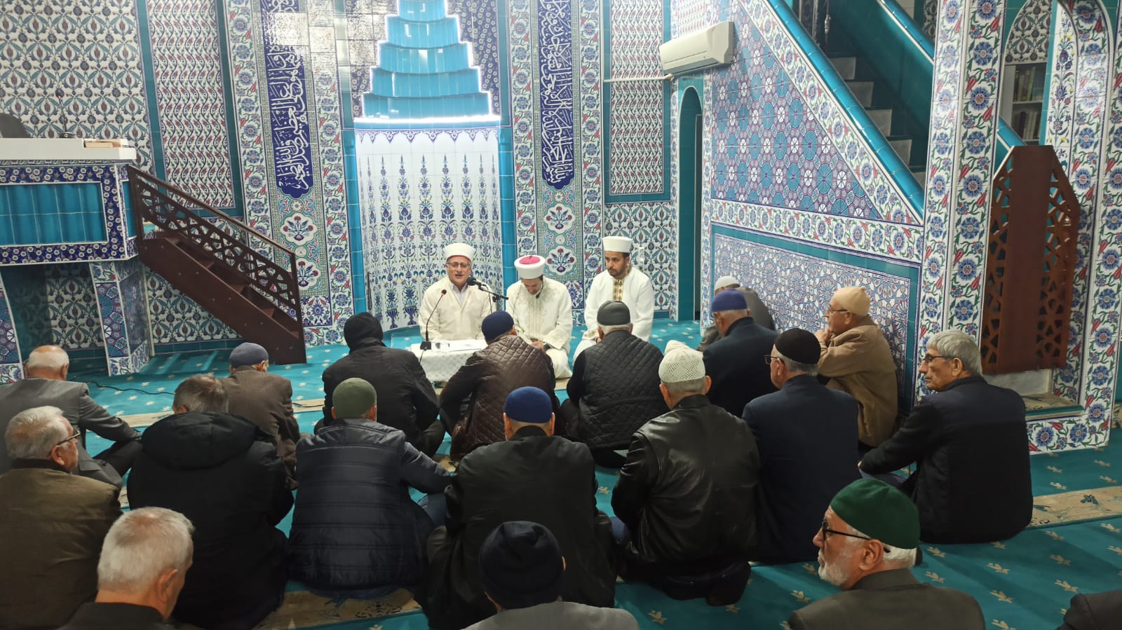 Osmaniyeliler Regaip Kandilinde Camideler