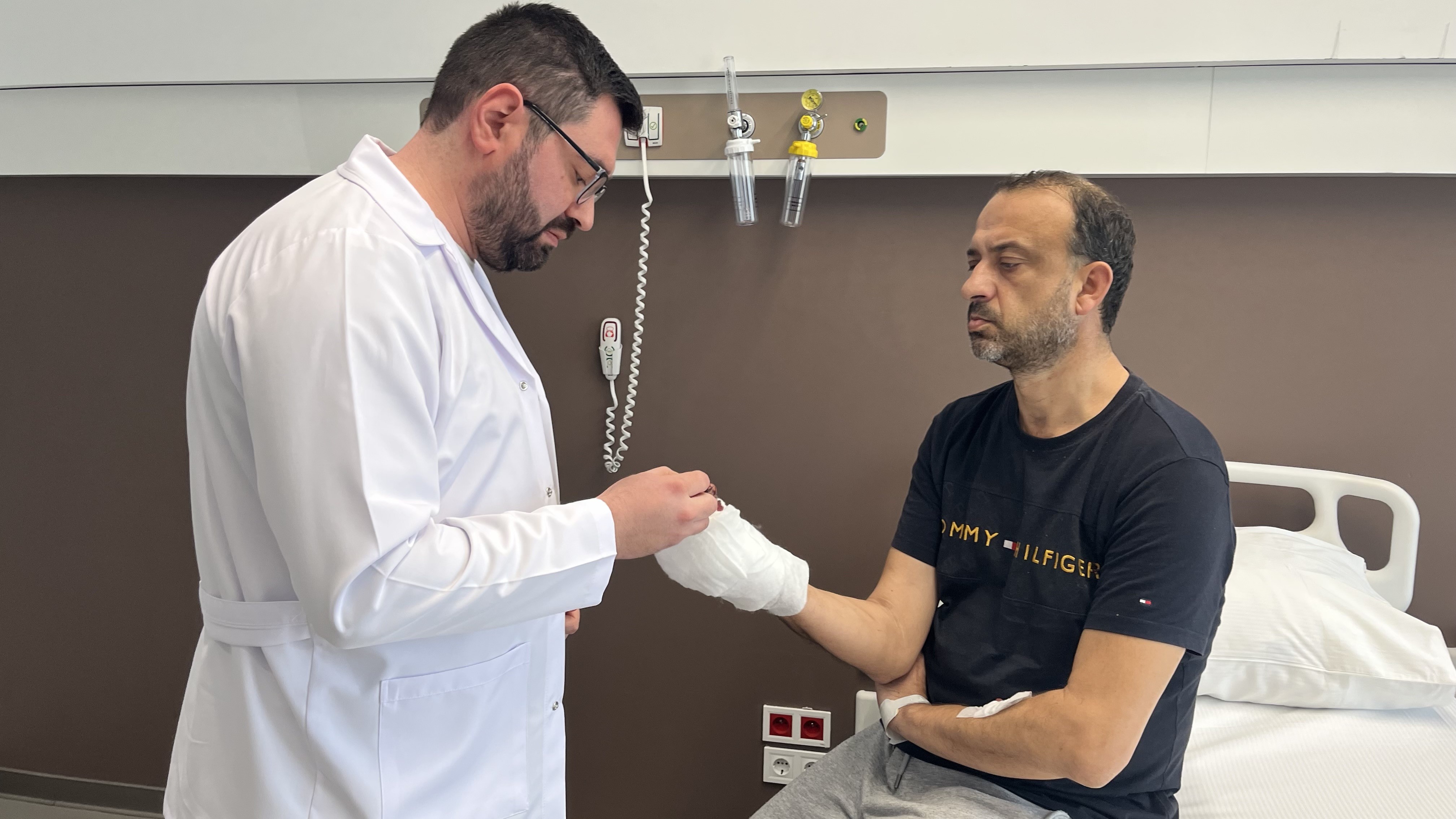 Parmağı Koptu, Türkiyeye Geldi