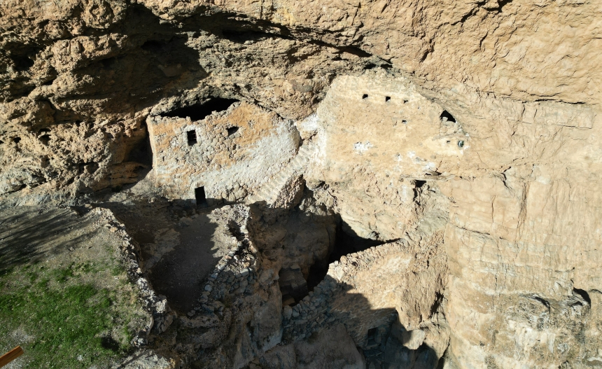 Sarp Kayalıklarında Saklı Hazine 2 Bin Yıllık Manastır (4)