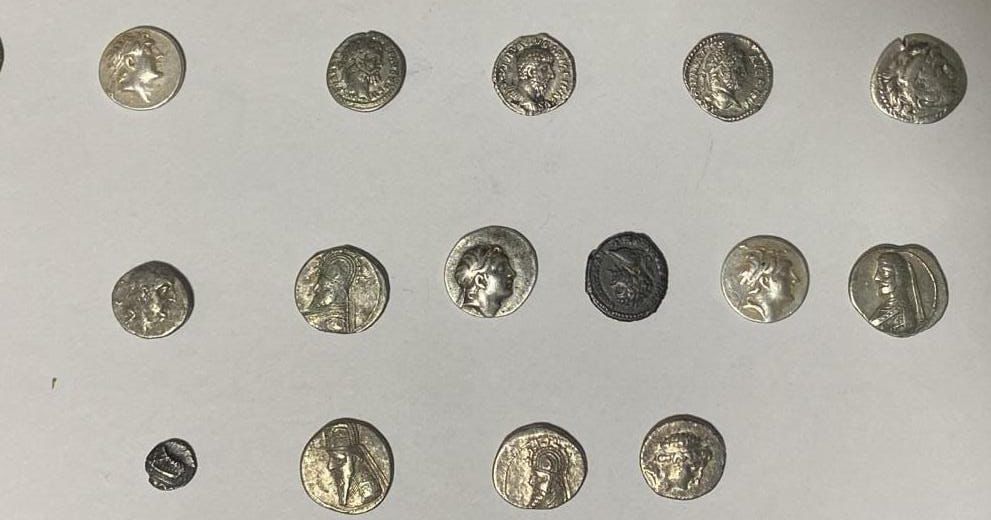 Tarihi Eserleri Kargolarken Suçüstü Yakalandılar!