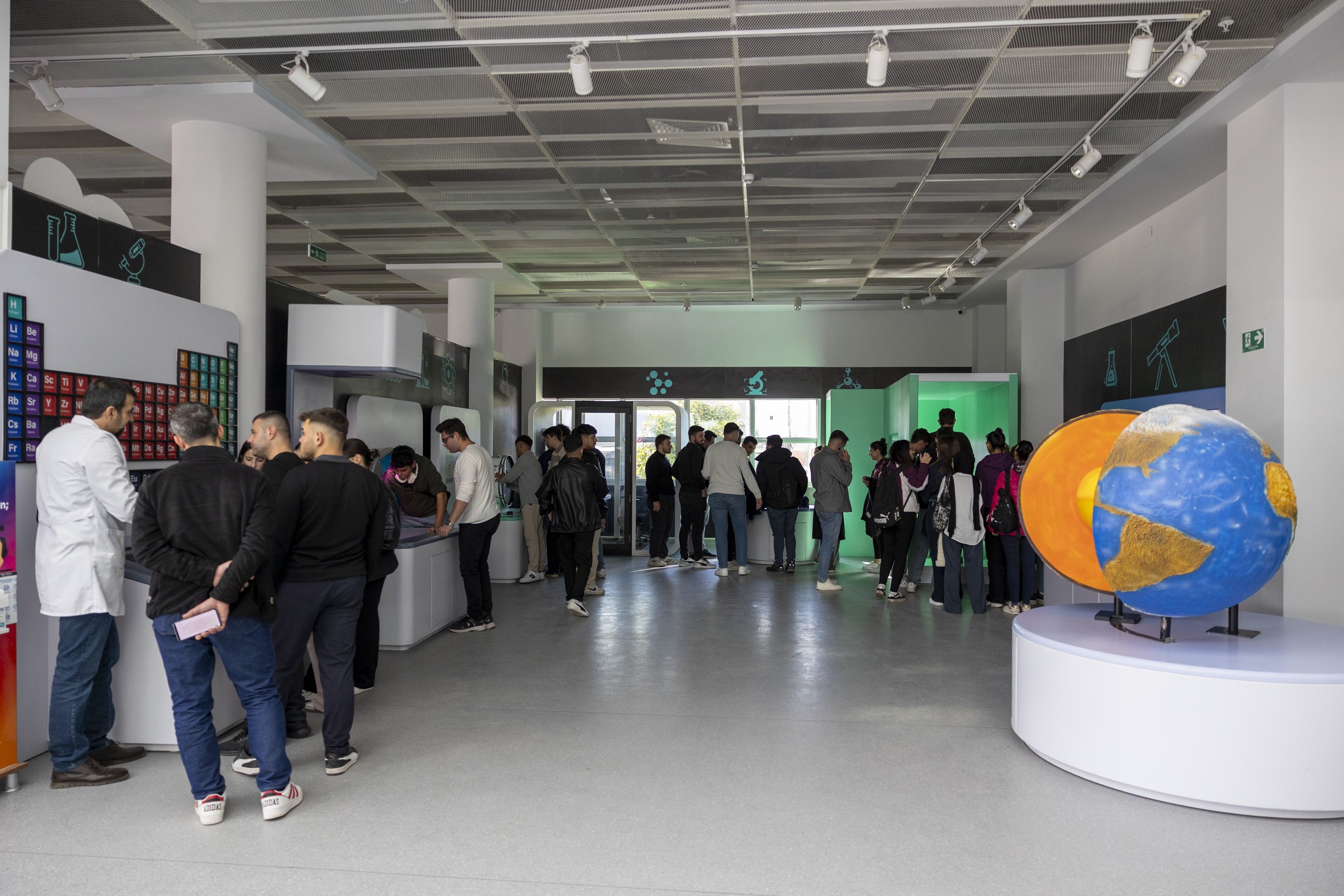 Tarsus Üniversitesi Öğrencileri Mercan Bilim Merkezi’nde (1)