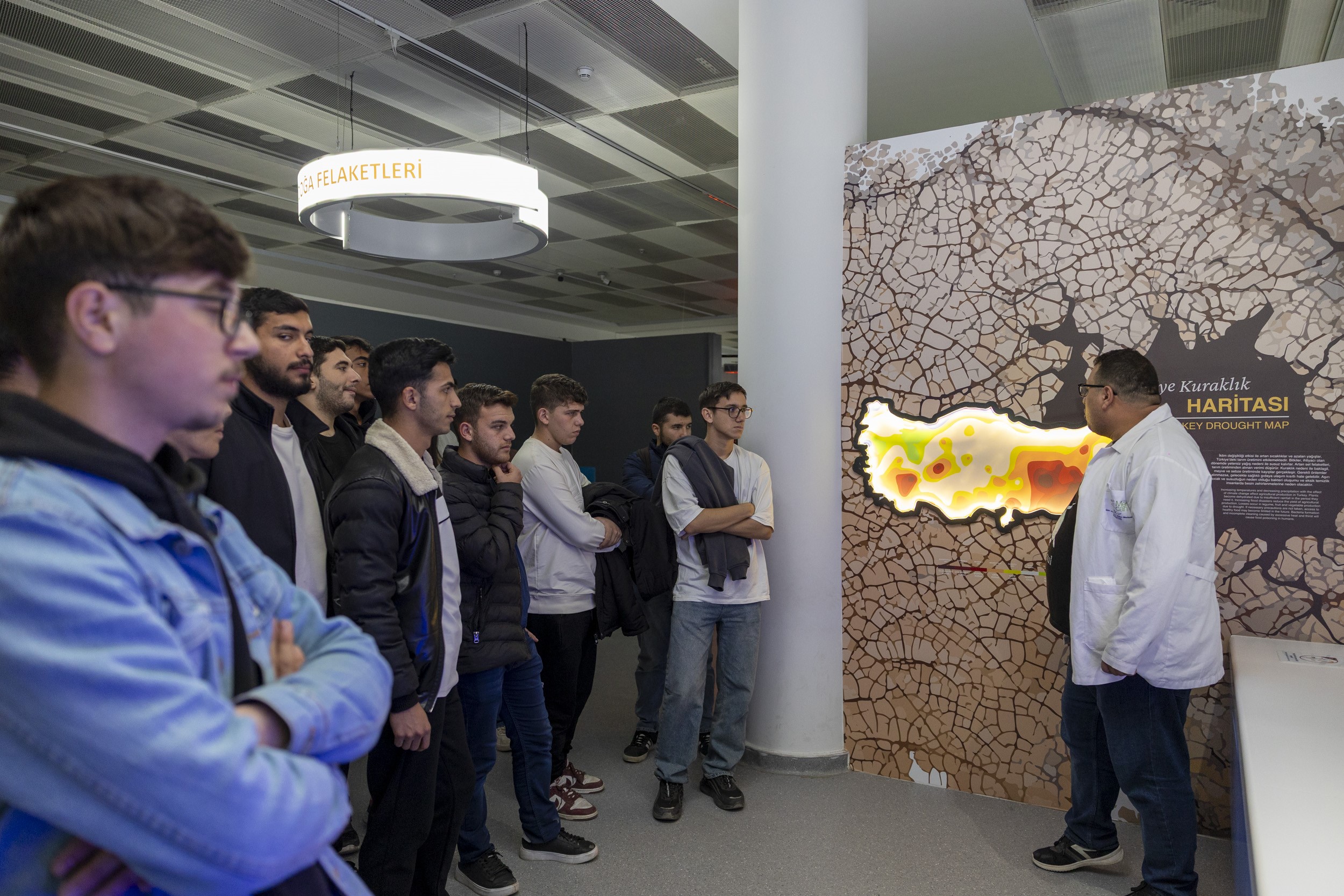 Tarsus Üniversitesi Öğrencileri Mercan Bilim Merkezi’nde (3)