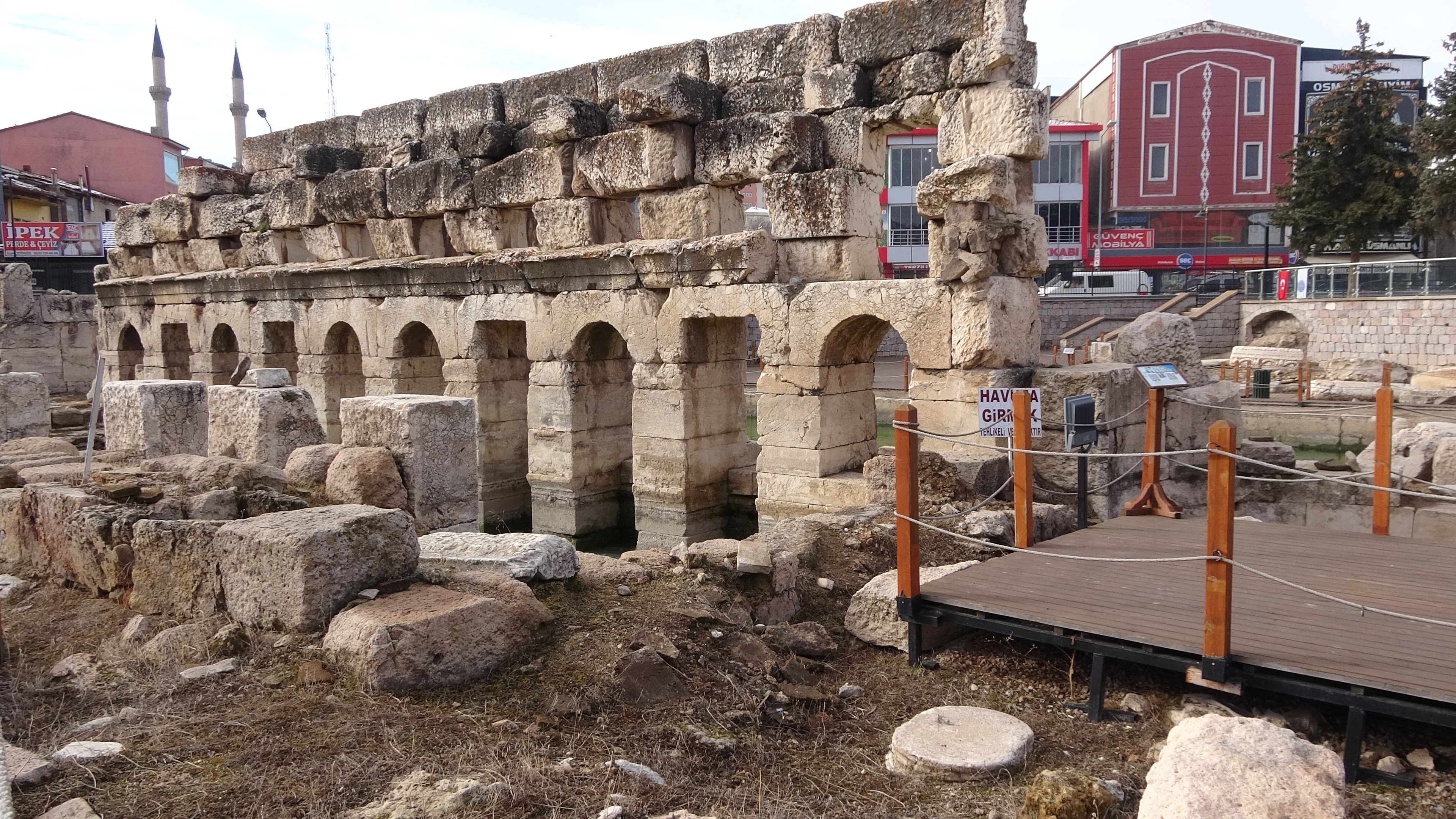 2 Bin Yıllık Roma Hamamı Turistlerin Gözdesi (1)