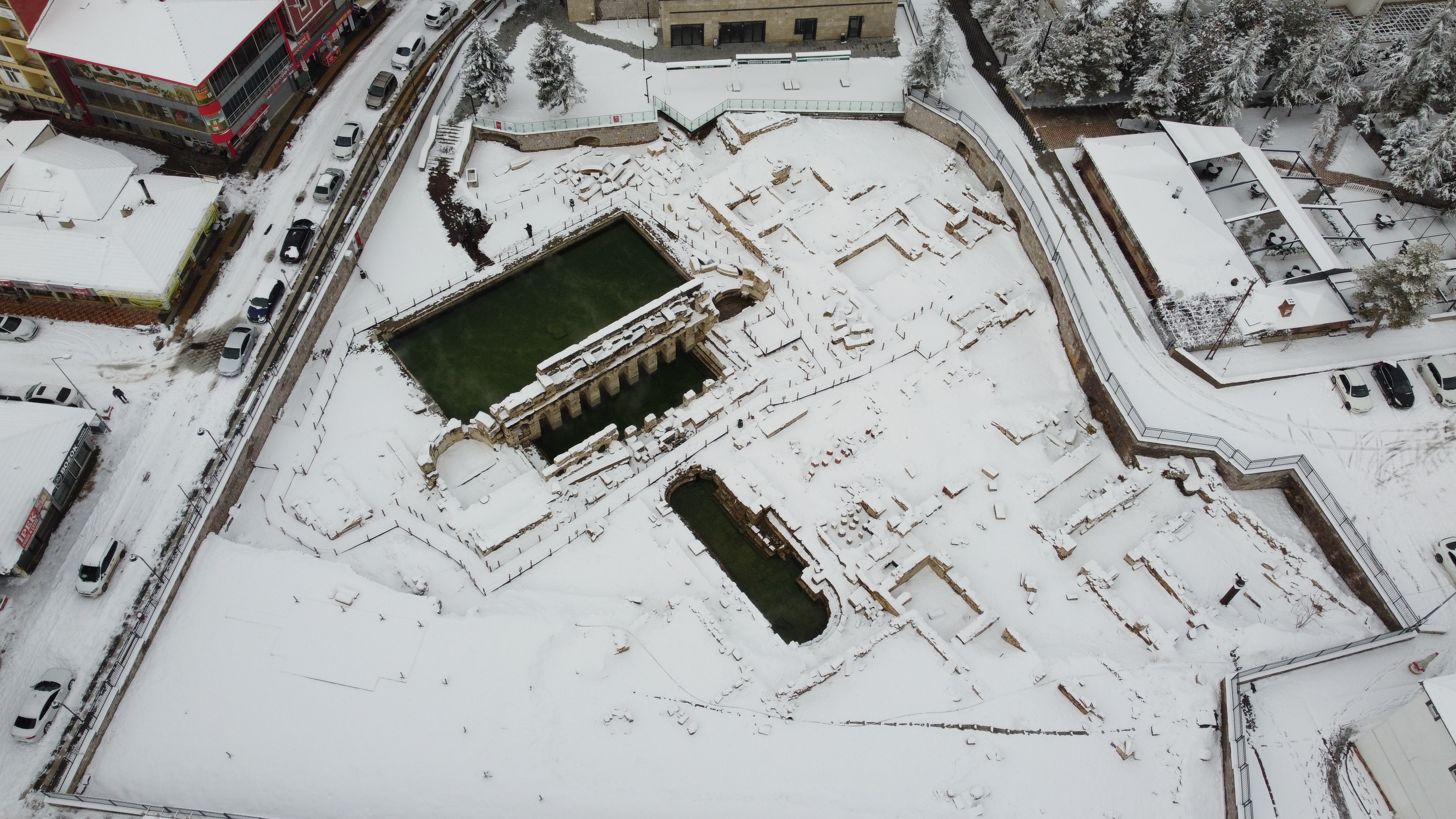 2 Bin Yıllık Tarih Beyaza Büründü Masalsı Manzara (3)