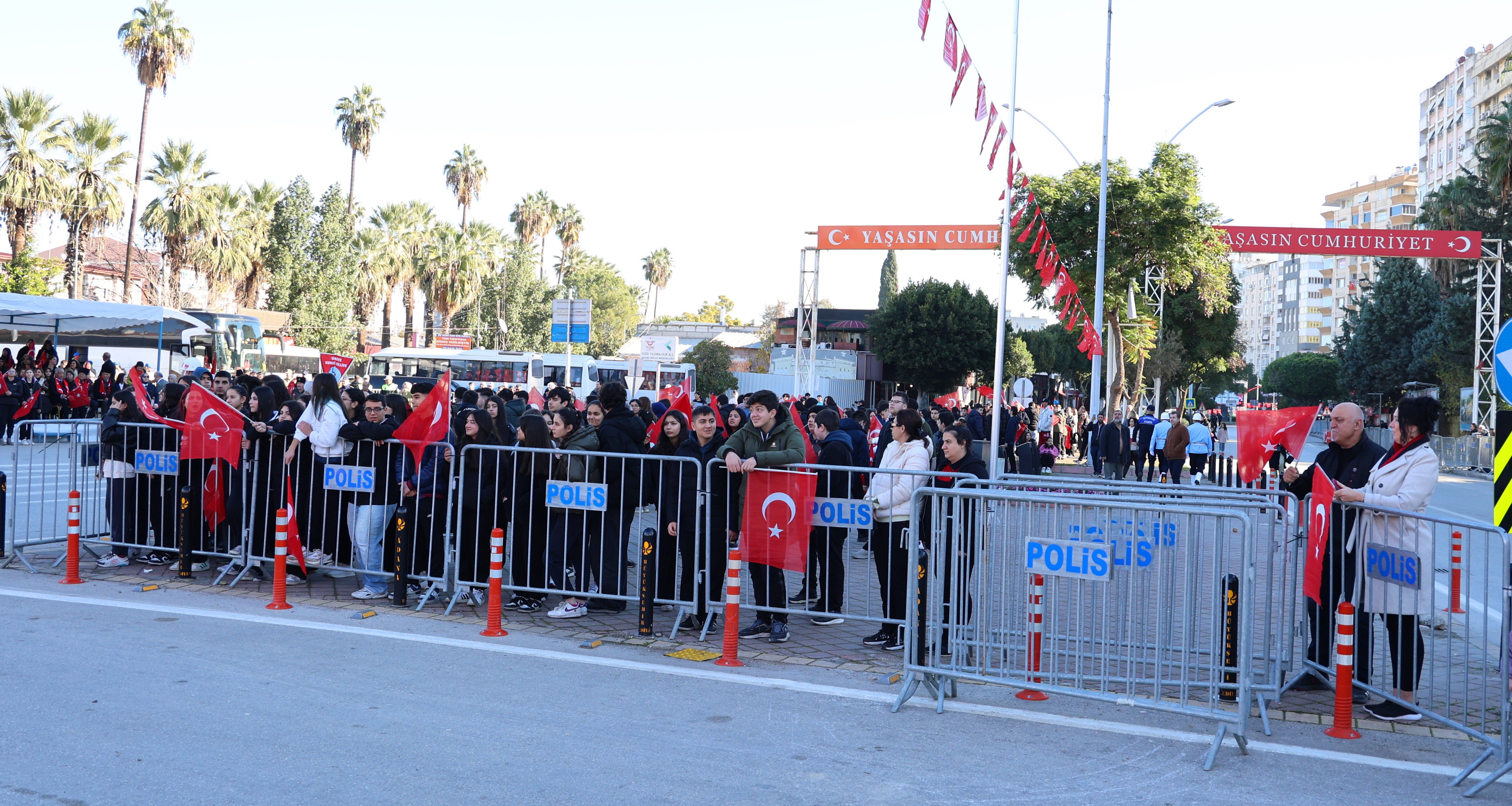 Adana’da 5 Ocak Gururu 500 Metrelik Dev Türk Bayrağı (4)