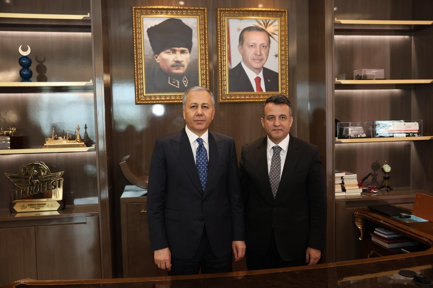 Bakan Yerlikaya Esnaf Ve Vatandaşlarla Bir Arada!3