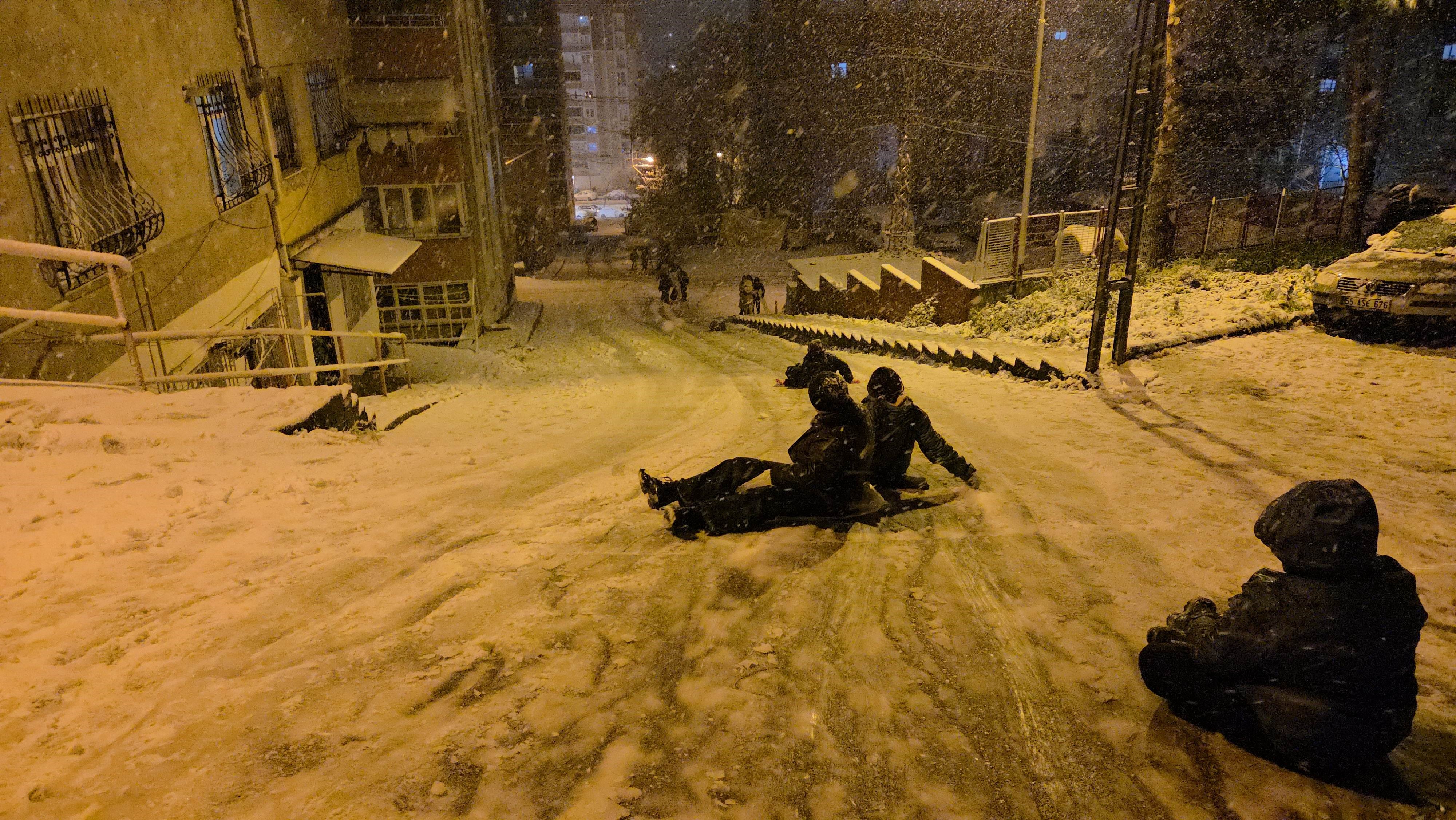 Direksiyon Başında Çile