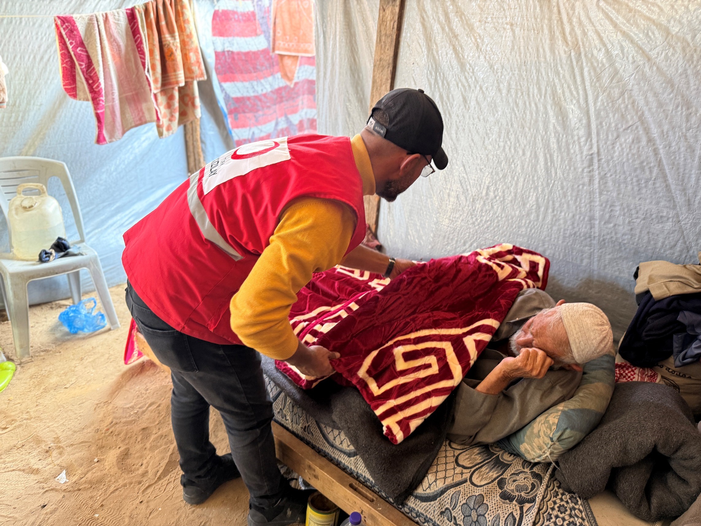 Gazze’de Soğukla Mücadeleye Kızılay Desteği (4)